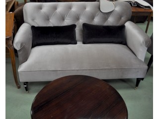 Canap&eacute; 2 places Bristol neuf tissu capitonn&eacute;