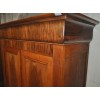 Petite armoire dite "de bonne" en noyer