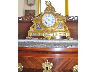 1 pendule angelot et cand&eacute;labres en bronze dor&eacute;e ancienne 