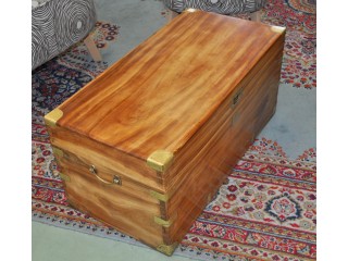 Coffre de marine ancien en camphrier