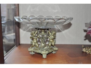 Coupe bronze &agrave; puttis et cristal cisel&eacute;