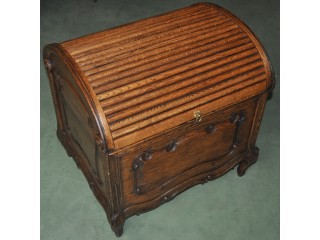 Petit coffre bomb&eacute; 