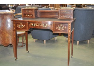 Bureau &agrave; gradin marquet&eacute; de style Anglais en palissandre