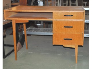 Petit bureau en chêne massif 
